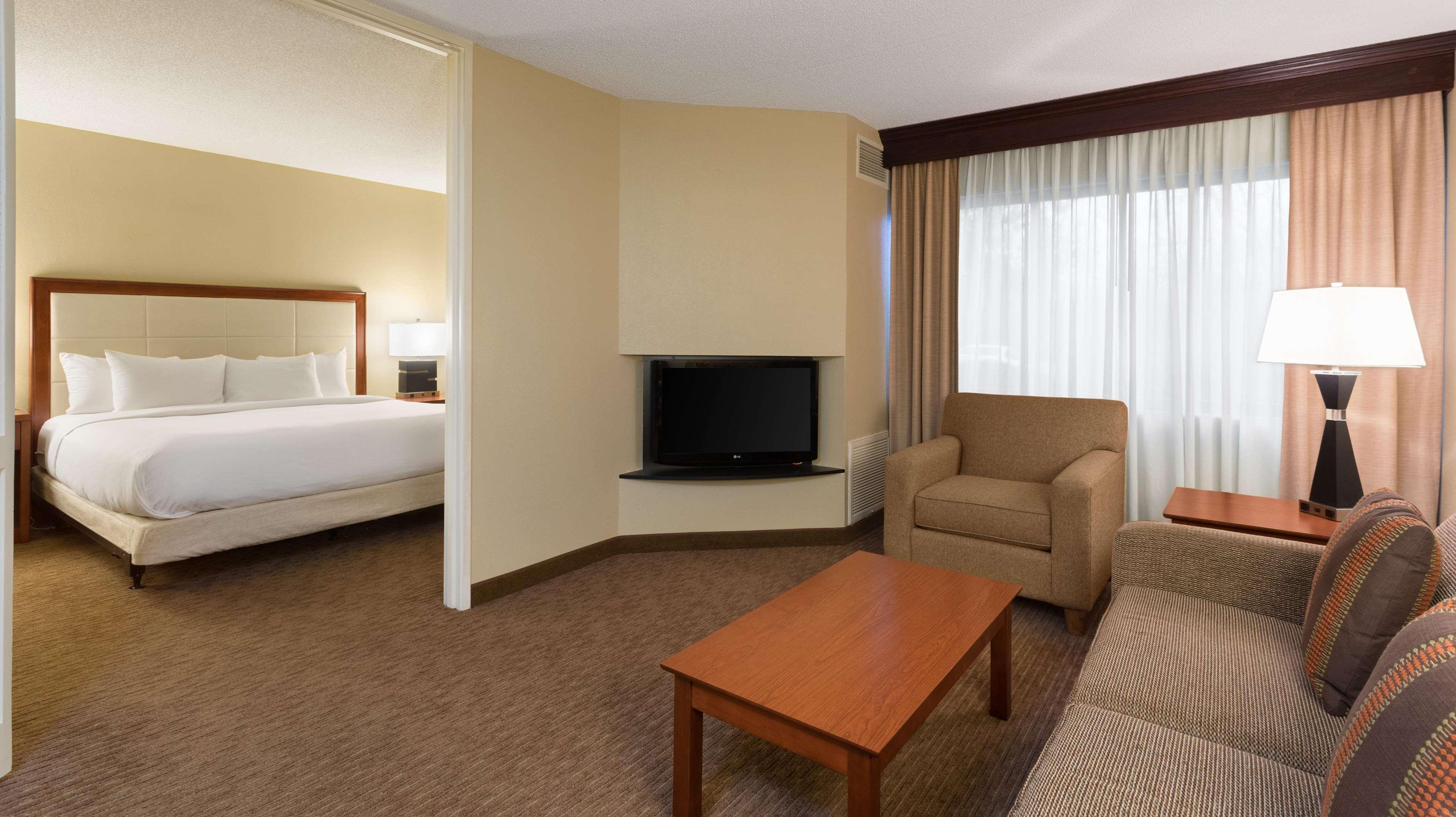 Doubletree Suites By Hilton Hotel Cincinnati - Blue Ash Sharonville Esterno foto