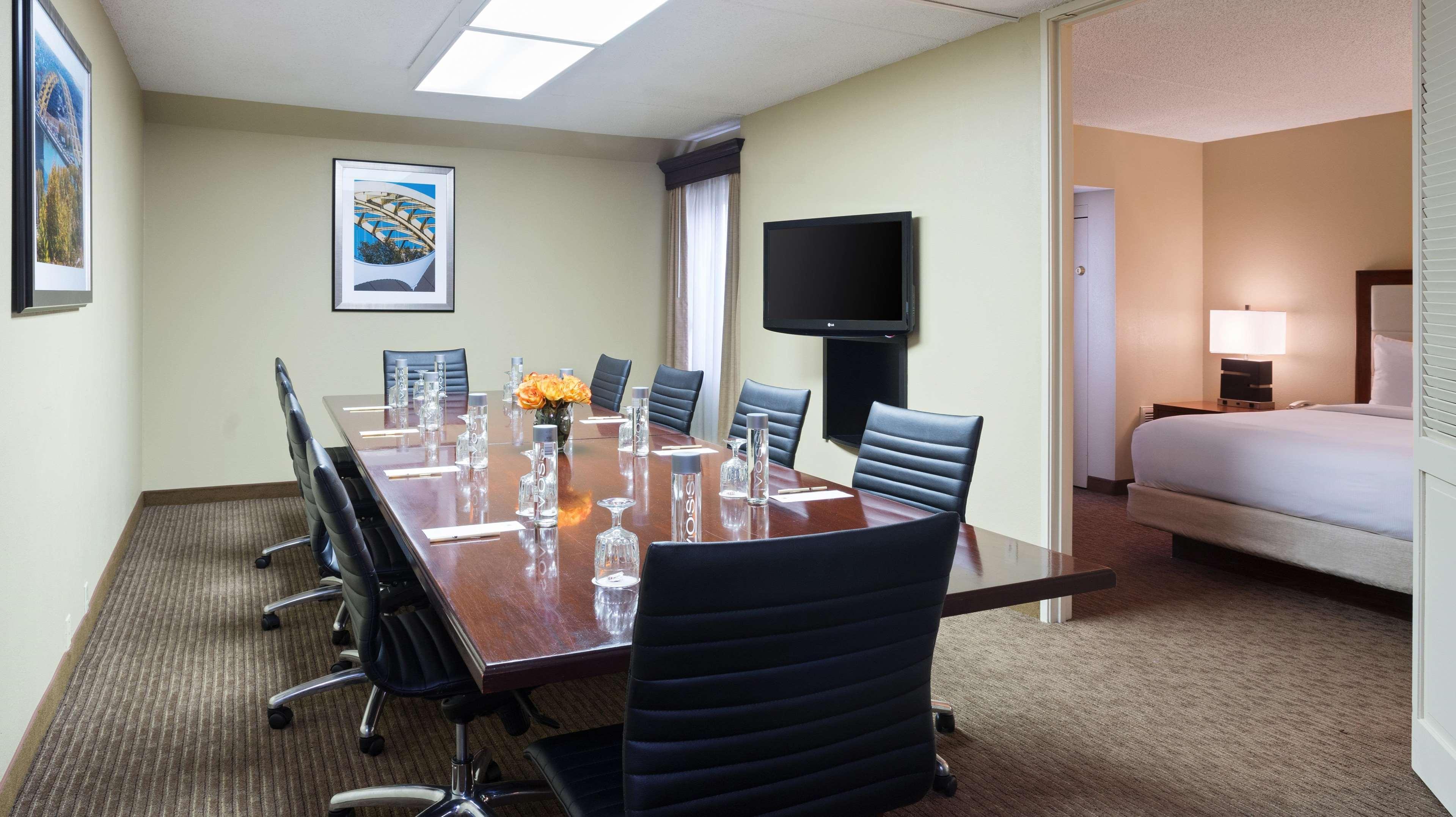 Doubletree Suites By Hilton Hotel Cincinnati - Blue Ash Sharonville Esterno foto