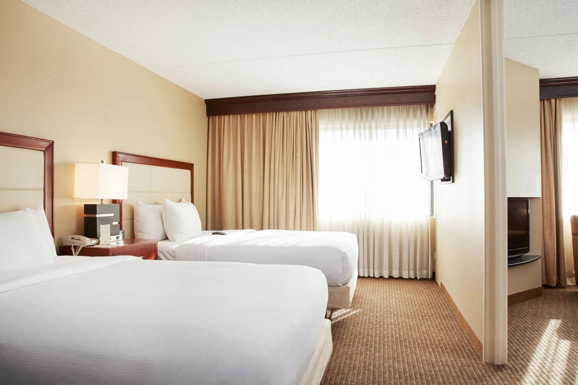 Doubletree Suites By Hilton Hotel Cincinnati - Blue Ash Sharonville Esterno foto