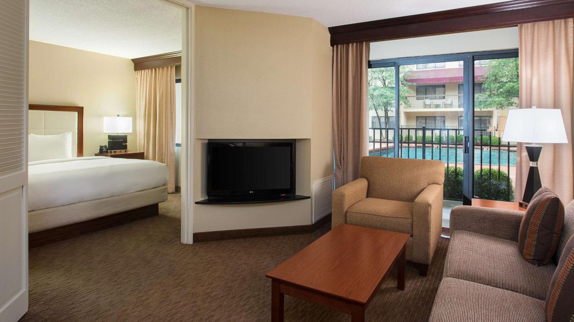 Doubletree Suites By Hilton Hotel Cincinnati - Blue Ash Sharonville Esterno foto