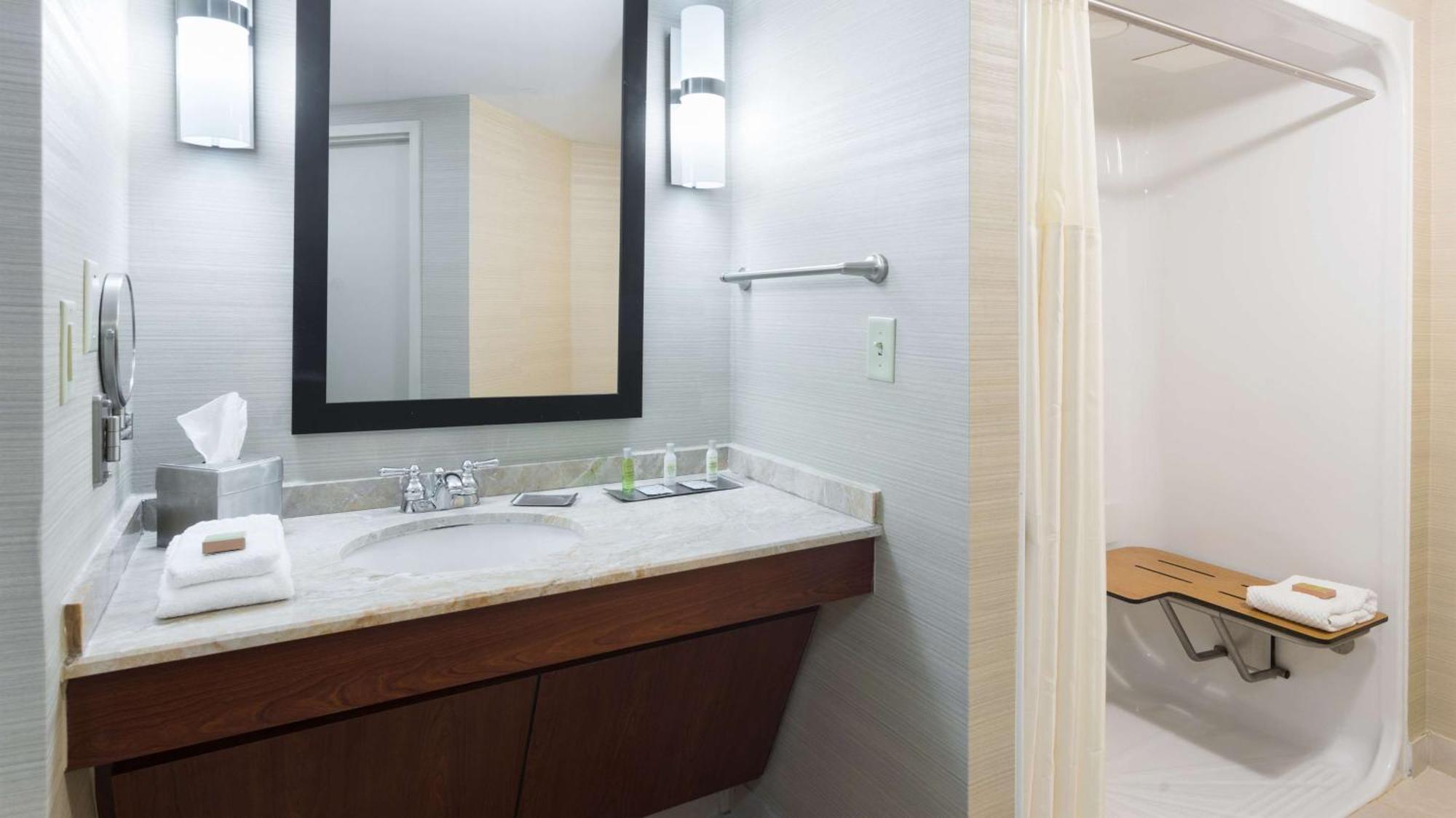 Doubletree Suites By Hilton Hotel Cincinnati - Blue Ash Sharonville Esterno foto