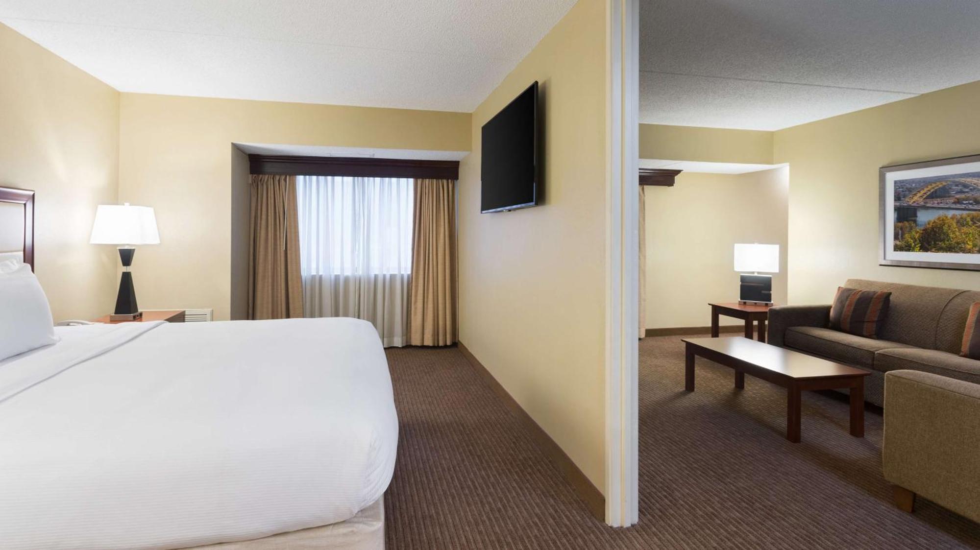 Doubletree Suites By Hilton Hotel Cincinnati - Blue Ash Sharonville Esterno foto