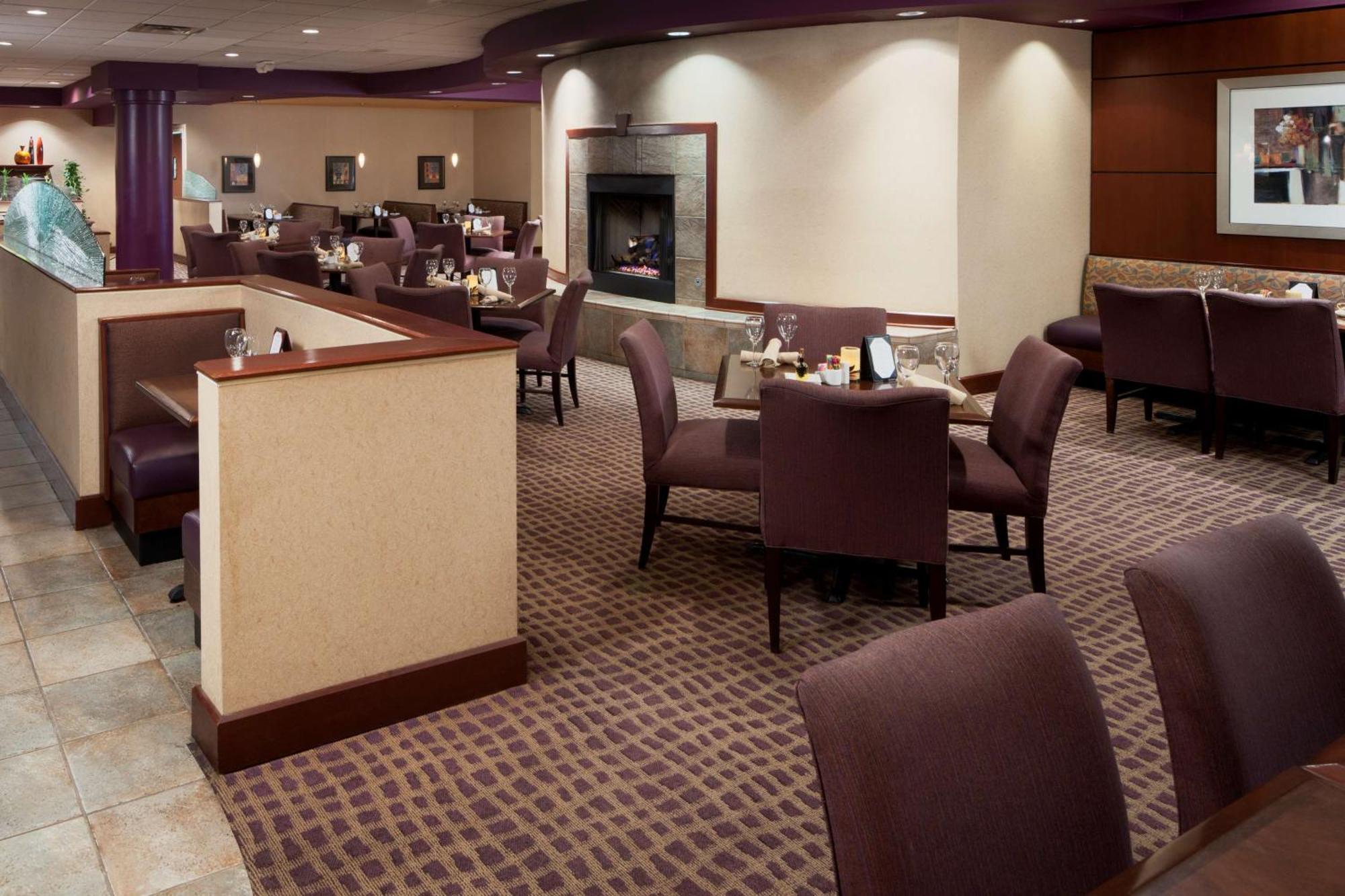 Doubletree Suites By Hilton Hotel Cincinnati - Blue Ash Sharonville Esterno foto