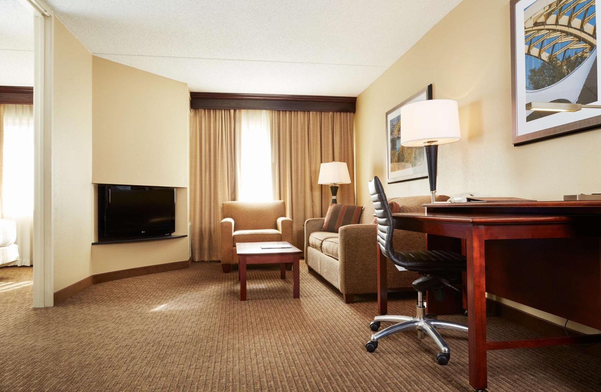 Doubletree Suites By Hilton Hotel Cincinnati - Blue Ash Sharonville Esterno foto