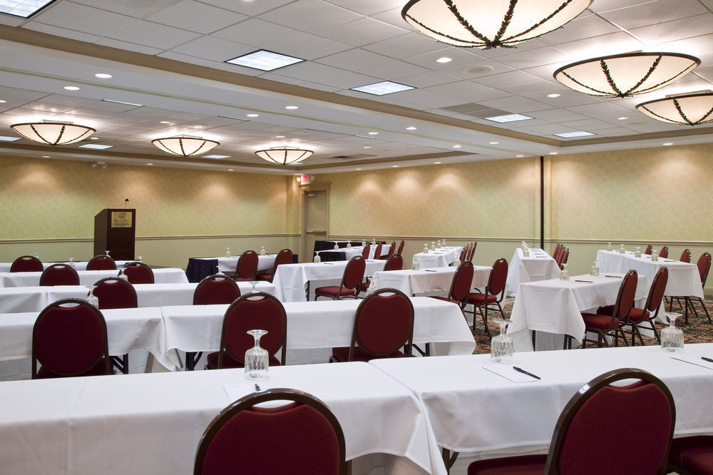 Doubletree Suites By Hilton Hotel Cincinnati - Blue Ash Sharonville Affari foto