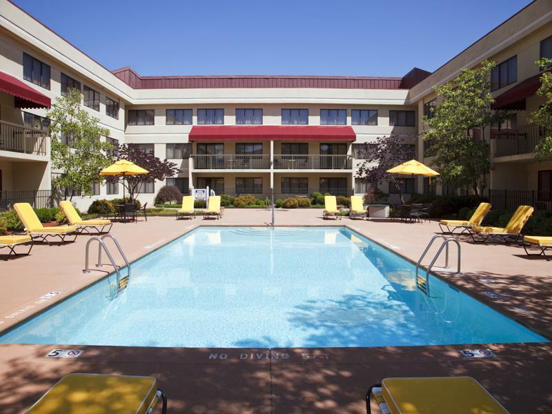 Doubletree Suites By Hilton Hotel Cincinnati - Blue Ash Sharonville Esterno foto